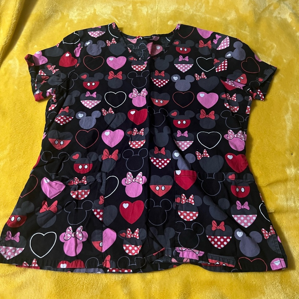 Women’s scrub top